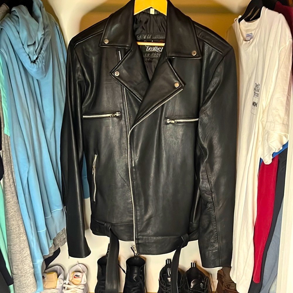 🔥😎Real Leather Motorcycle jacket Black leather zipper strap size large